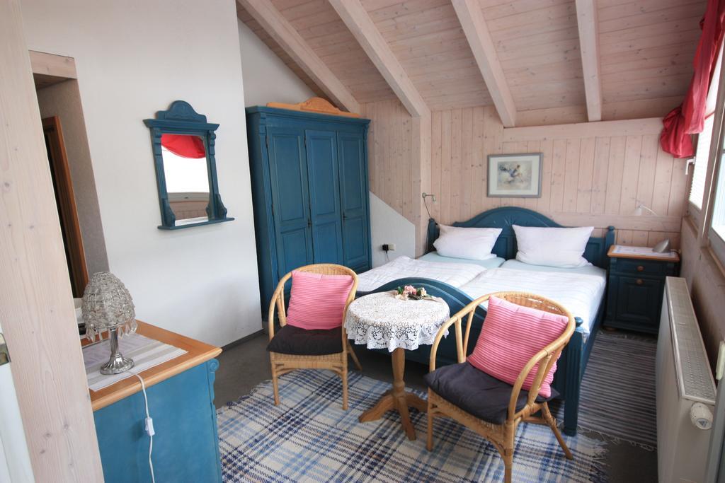 Pension-Ferienwohnung Liesbachtal Direkt Am Waldrand Bayerische Rhoen Schönau an der Brend Szoba fotó